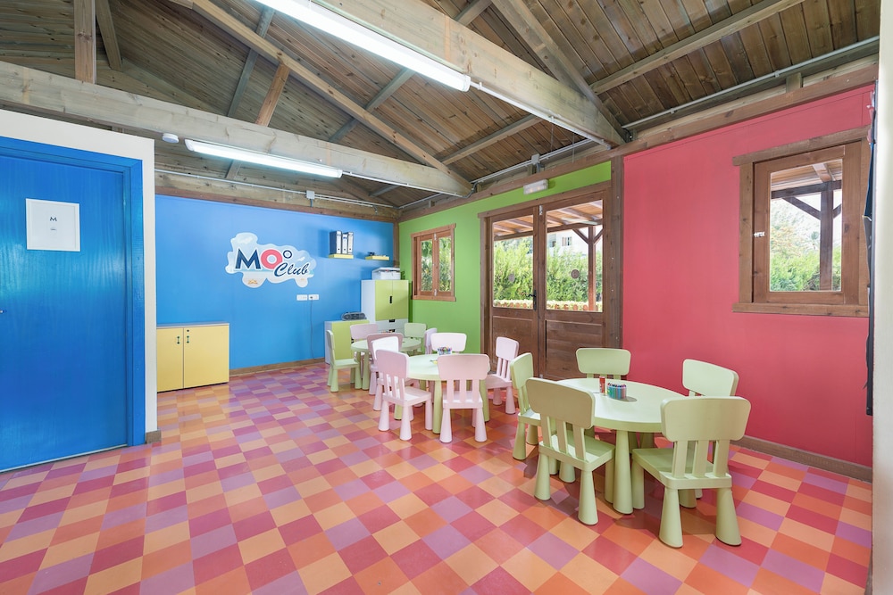 Apartamentos Siesta I — Attractions for children in Alcudia, Balearic Islands