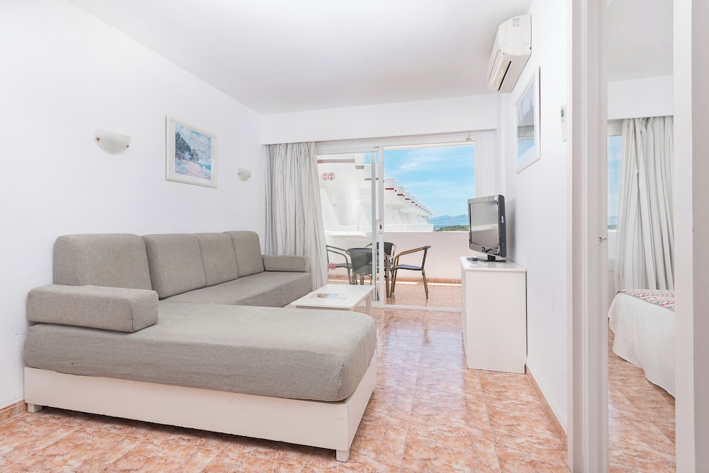 Apartamentos Siesta I — Hotel rooms in Alcudia, Balearic Islands