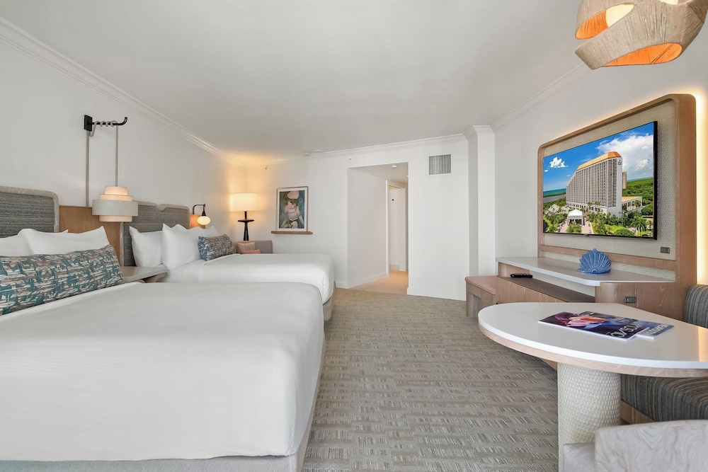 Signia Hilton Naples Grande Beach Resort — Hotel rooms in Bonita Springs, Florida