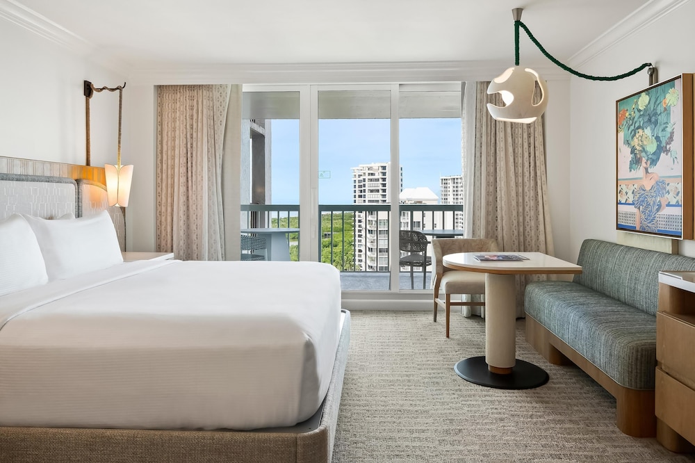 Signia Hilton Naples Grande Beach Resort — Hotel rooms in Bonita Springs, Florida
