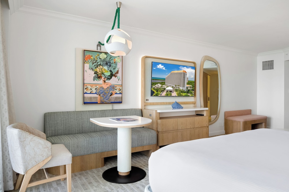 Signia Hilton Naples Grande Beach Resort — Hotel rooms in Bonita Springs, Florida