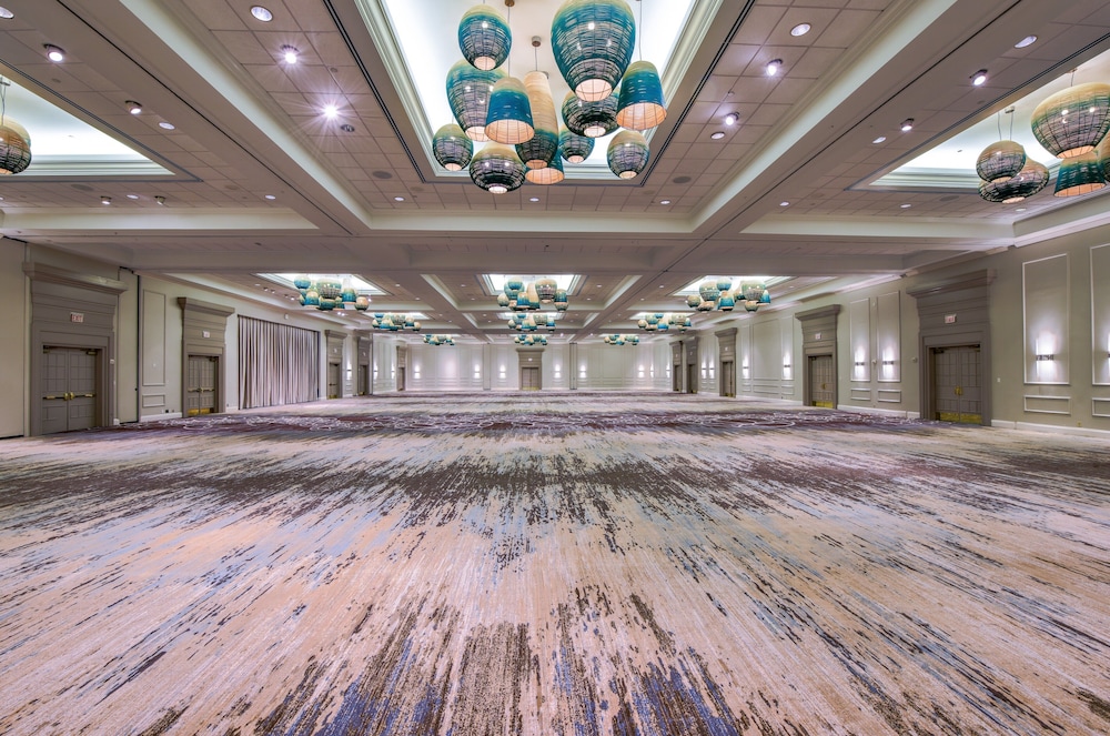 Signia Hilton Naples Grande Beach Resort — Hotel building in Bonita Springs, Florida