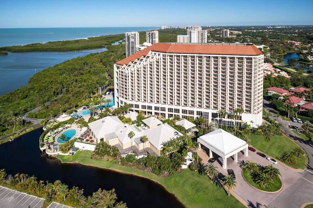 Signia Hilton Naples Grande Beach Resort — Hotel building in Bonita Springs, Florida