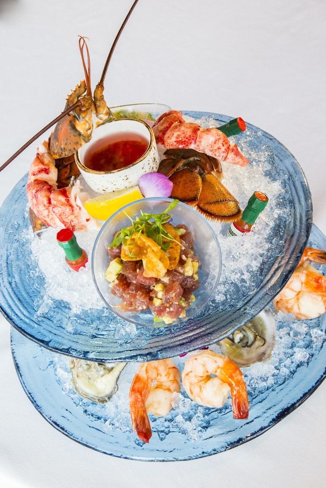Signia Hilton Naples Grande Beach Resort — Restaurant & bars in Bonita Springs, Florida
