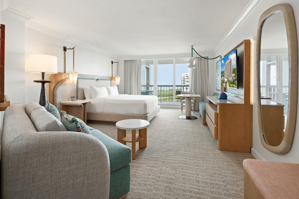 Signia Hilton Naples Grande Beach Resort — Hotel rooms in Bonita Springs, Florida