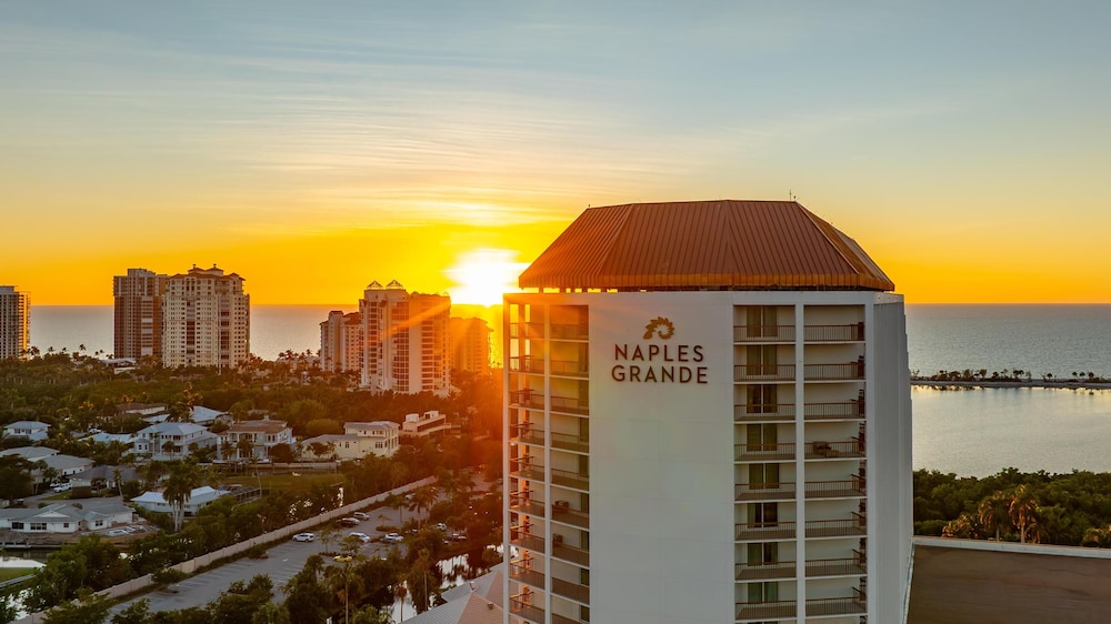 Signia Hilton Naples Grande Beach Resort — Hotel building in Bonita Springs, Florida