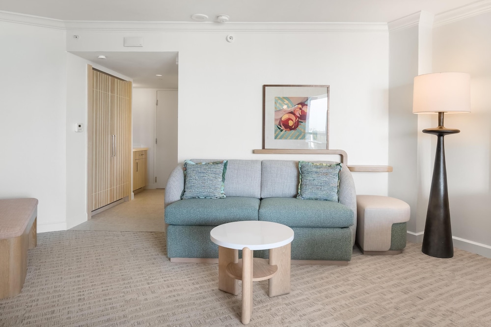 Signia Hilton Naples Grande Beach Resort — Hotel rooms in Bonita Springs, Florida