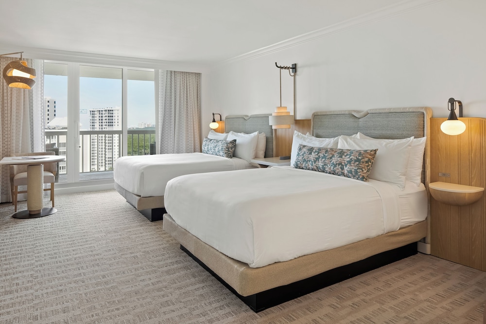 Signia Hilton Naples Grande Beach Resort — Hotel rooms in Bonita Springs, Florida