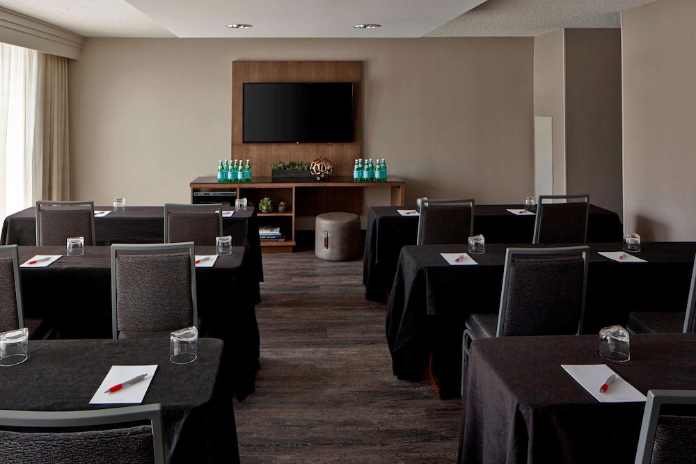 Sonesta Nashville Airport — Hotel rooms in Nashville, Tennessee