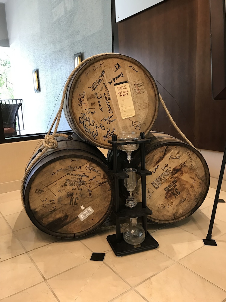 Sonesta Nashville Airport — Restaurant & bars in Nashville, Tennessee