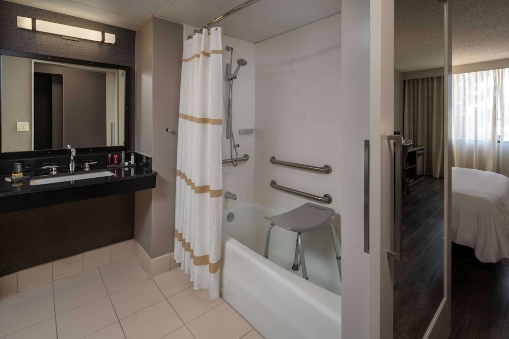 Sonesta Nashville Airport — Hotel rooms in Nashville, Tennessee