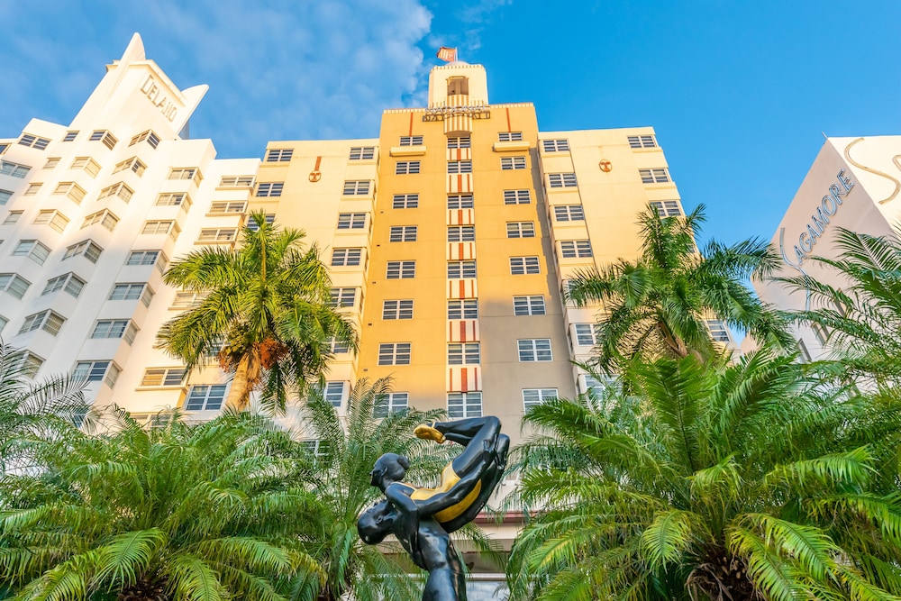 The National Hotel Miami Beach - An Adults Only Resort — Hotel building in Miami, Florida