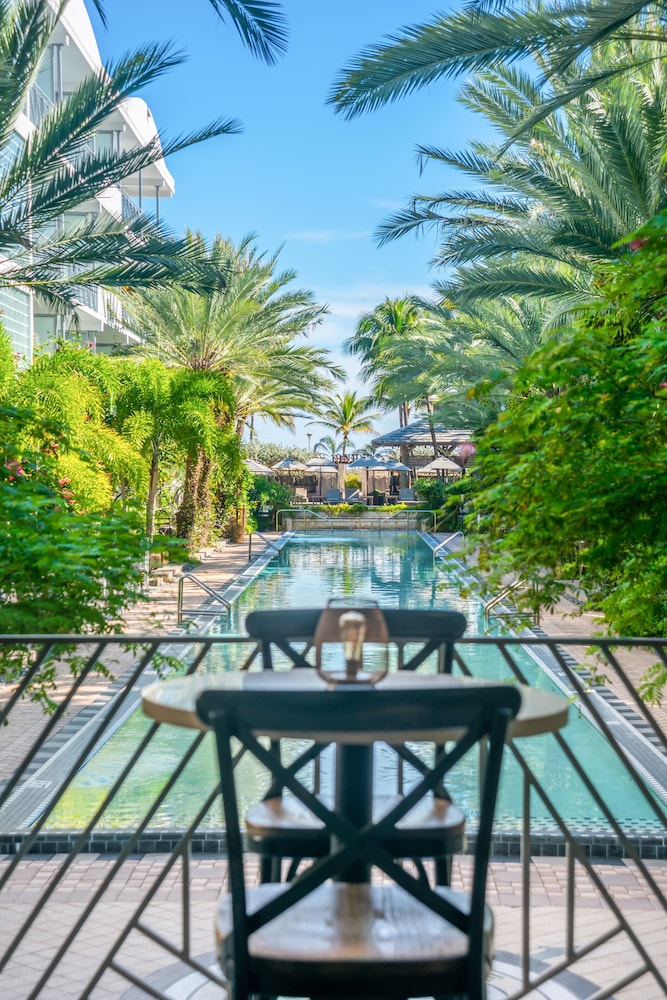 The National Hotel Miami Beach - An Adults Only Resort — Swimming pool in Miami, Florida