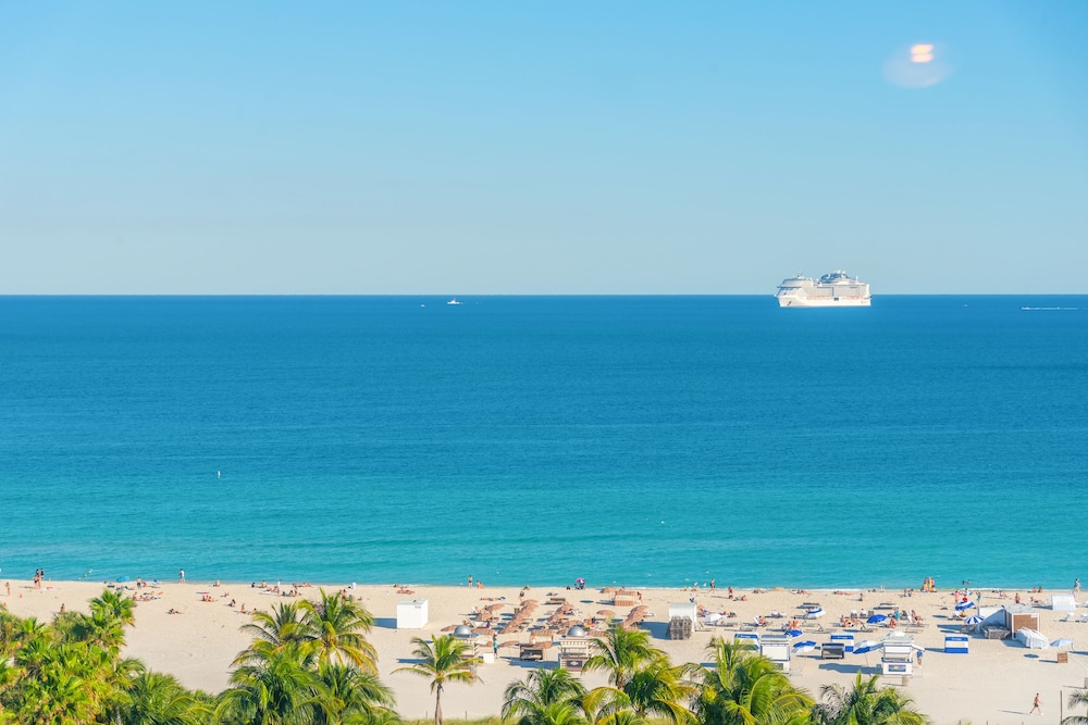 The National Hotel Miami Beach - An Adults Only Resort — Beach in Miami, Florida