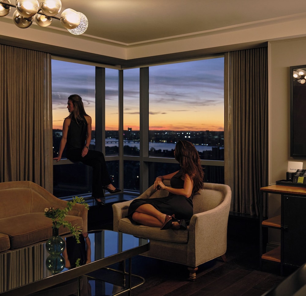 Hotel AKA Boston Common — Hotel rooms in Boston, Massachusetts