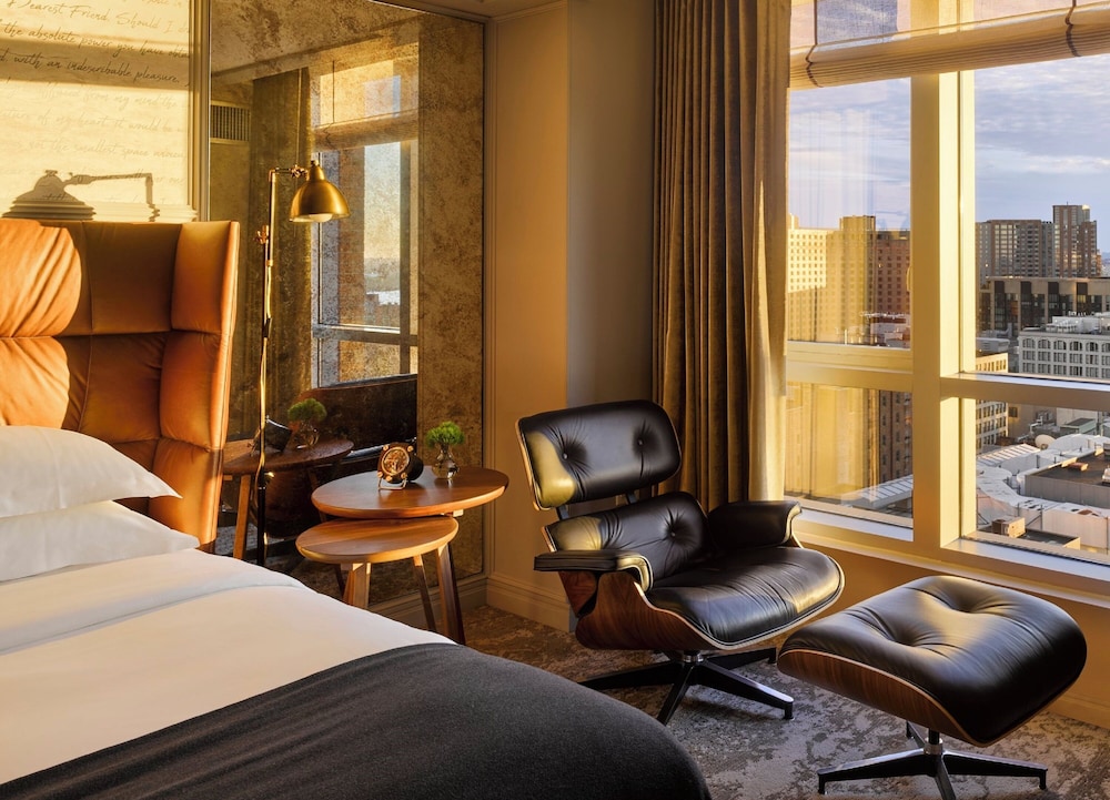 Hotel AKA Boston Common — Hotel rooms in Boston, Massachusetts