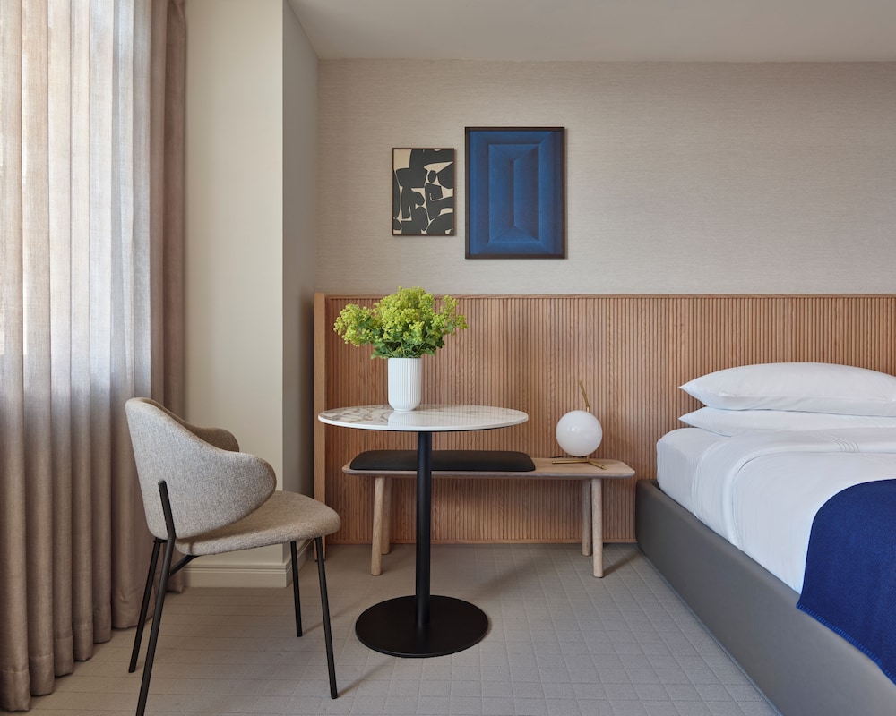 Hotel AKA Boston Common — Hotel rooms in Boston, Massachusetts