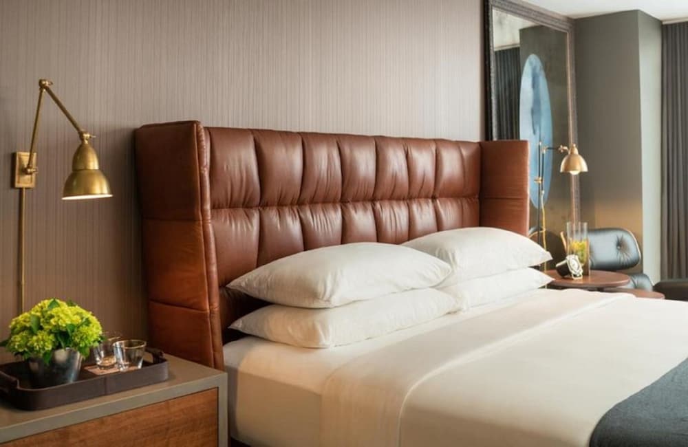 Hotel AKA Boston Common — Hotel rooms in Boston, Massachusetts