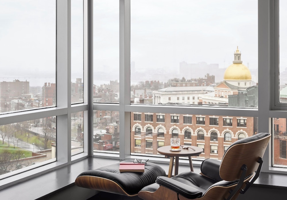 Hotel AKA Boston Common — Hotel rooms in Boston, Massachusetts