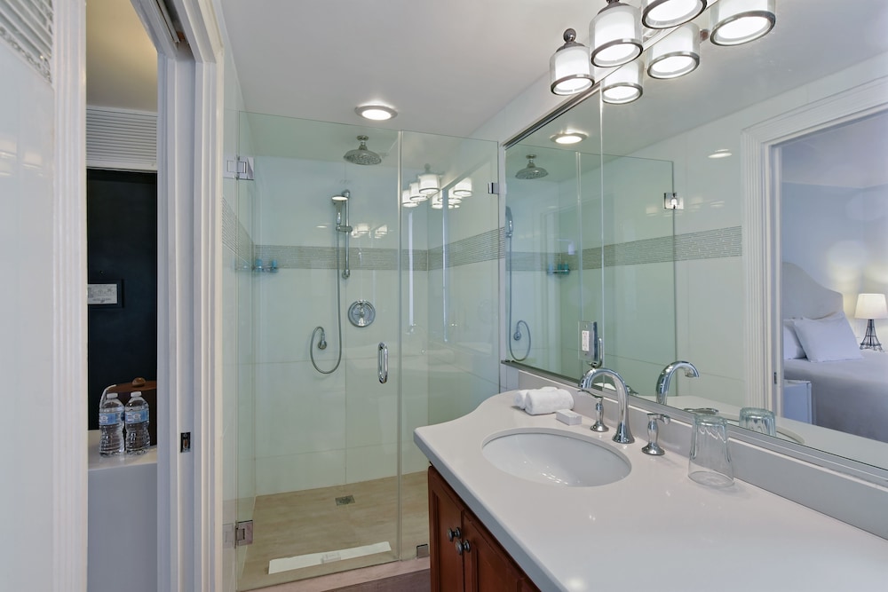 Hotel Ocean — Hotel rooms in Miami, Florida