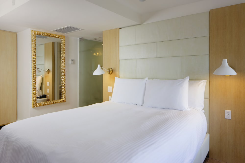 Hotel Ocean — Hotel rooms in Miami, Florida