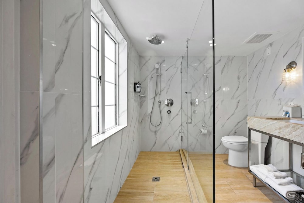 Hotel Ocean — Hotel rooms in Miami, Florida