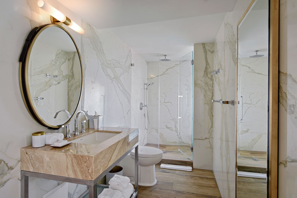 Hotel Ocean — Hotel rooms in Miami, Florida