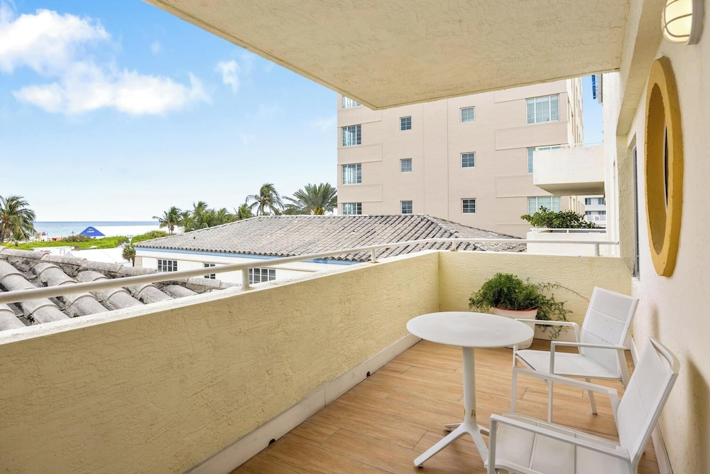 Hotel Ocean — Hotel building in Miami, Florida