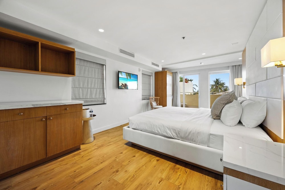 Hotel Ocean — Hotel rooms in Miami, Florida