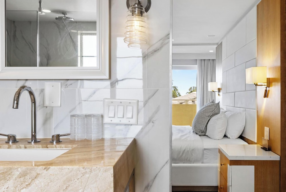 Hotel Ocean — Hotel rooms in Miami, Florida