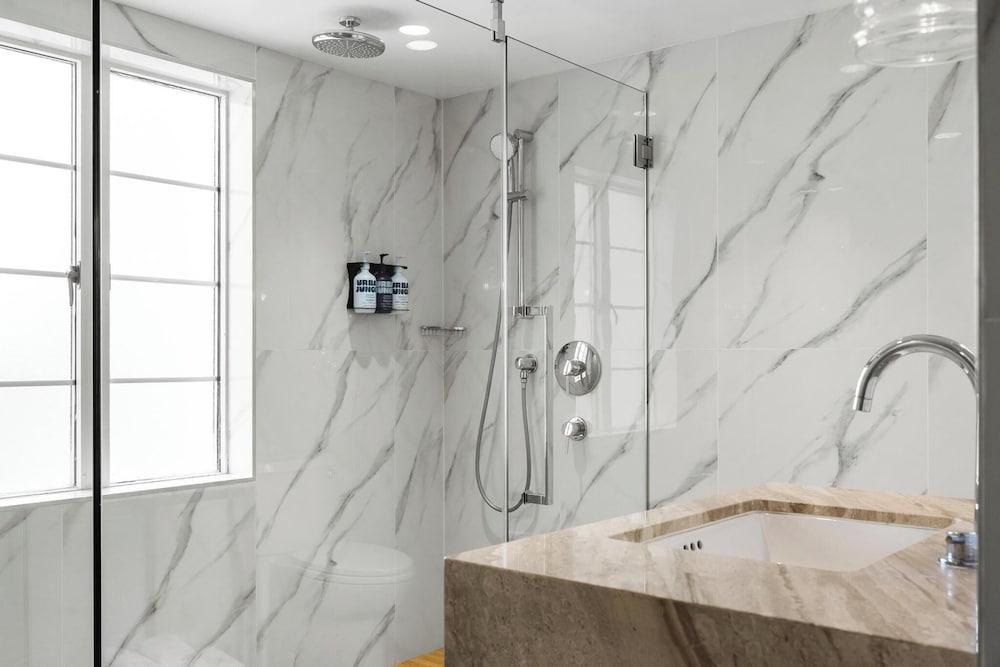 Hotel Ocean — Hotel rooms in Miami, Florida
