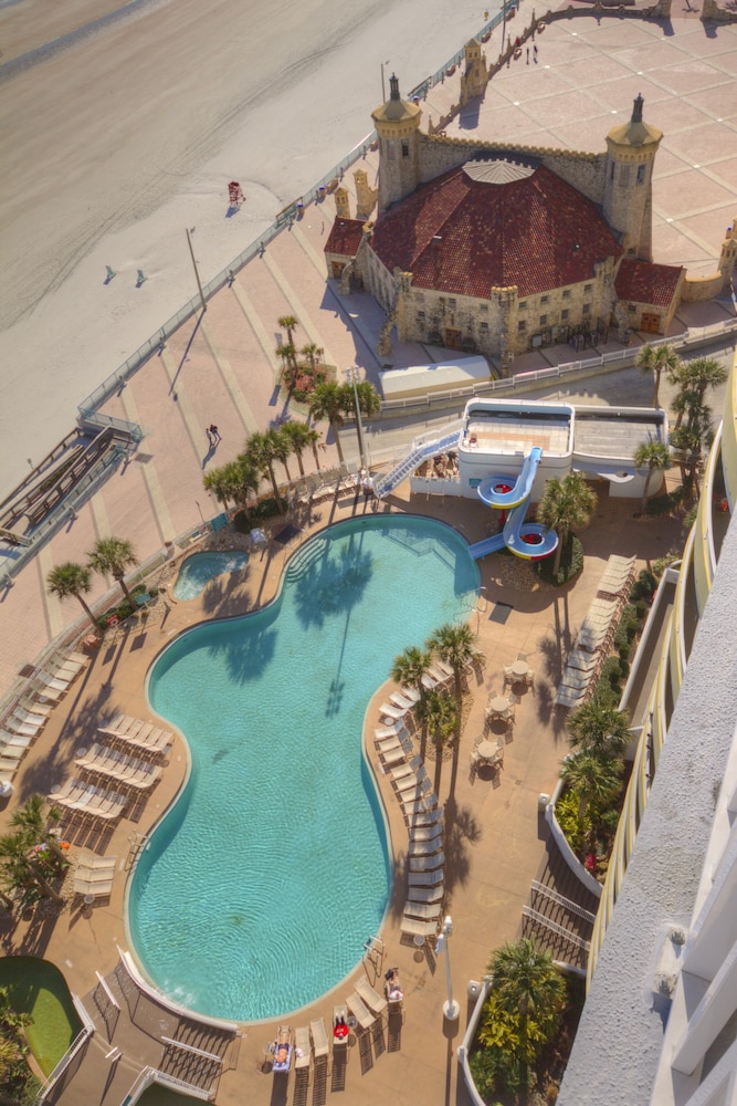 Ocean Walk Resort — Swimming pool in Daytona Beach, Florida