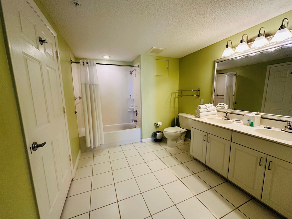 Ocean Walk Resort — Hotel rooms in Daytona Beach, Florida