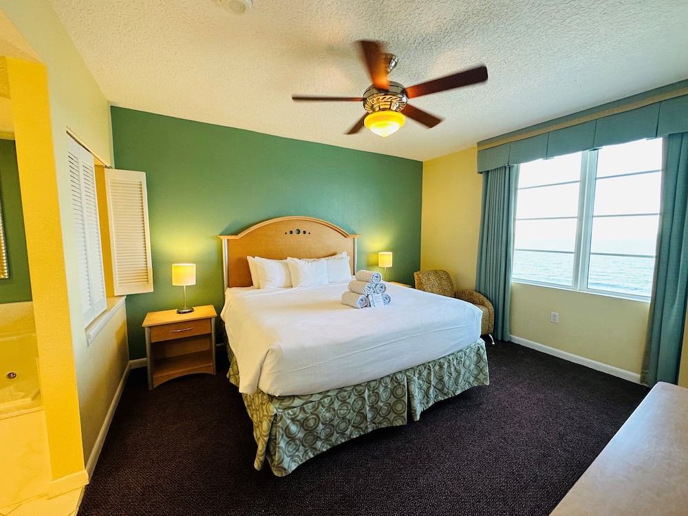 Ocean Walk Resort — Hotel rooms in Daytona Beach, Florida