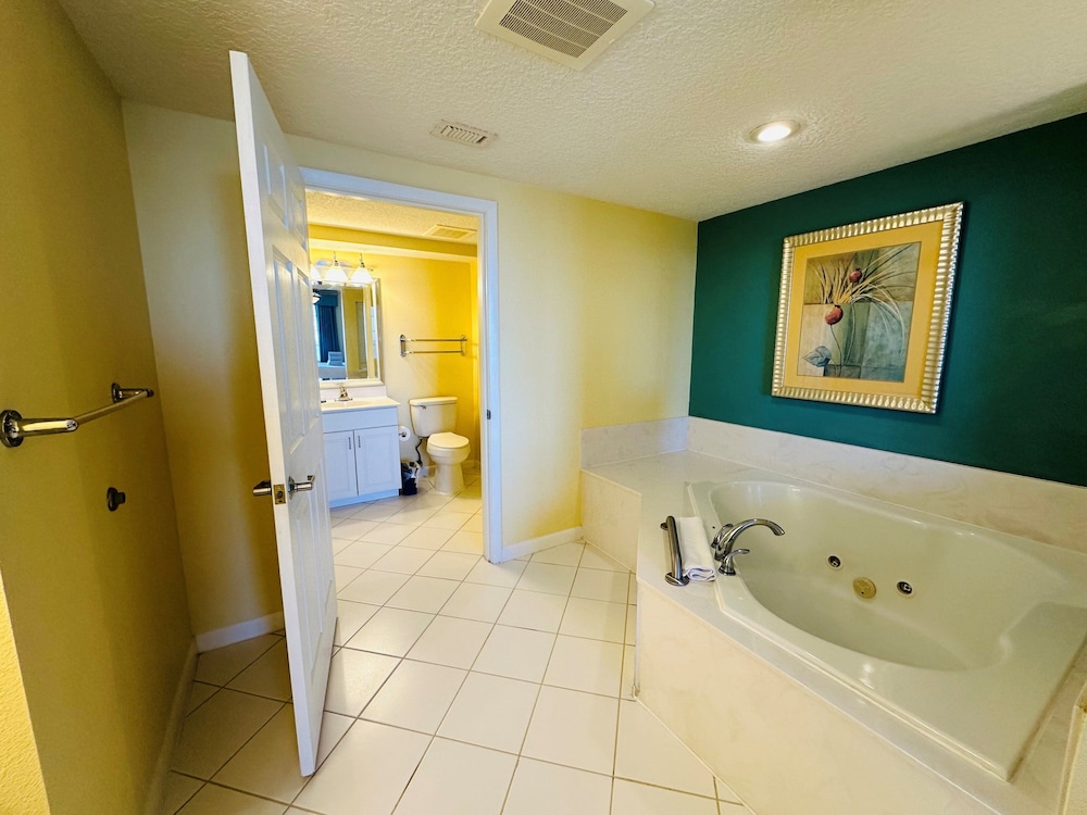 Ocean Walk Resort — Hotel rooms in Daytona Beach, Florida