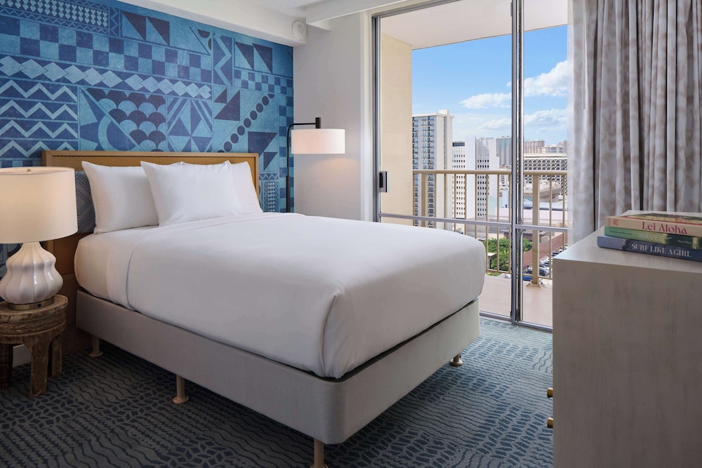 OUTRIGGER Waikiki Paradise Hotel — Hotel rooms in Honolulu, Hawaii