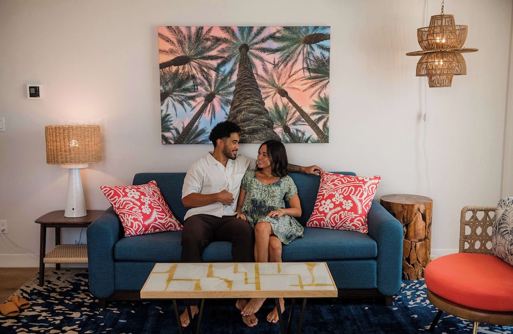 OUTRIGGER Waikiki Paradise Hotel — Hotel rooms in Honolulu, Hawaii
