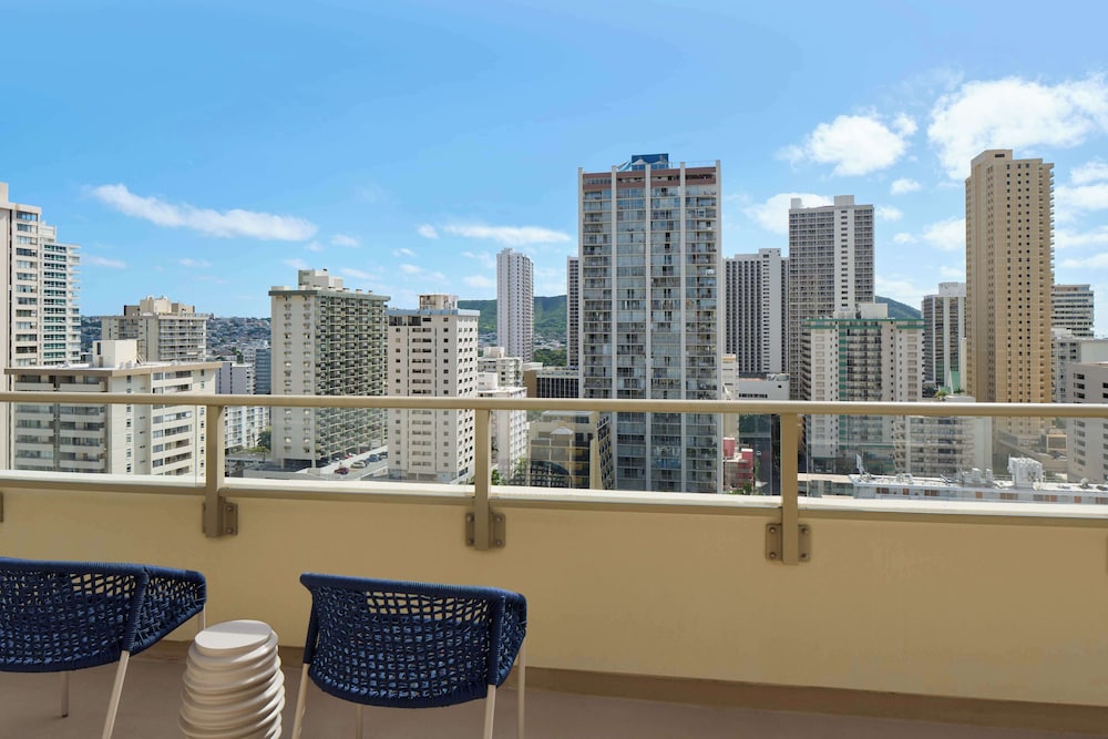 OUTRIGGER Waikiki Paradise Hotel — Attractions in the area in Honolulu, Hawaii