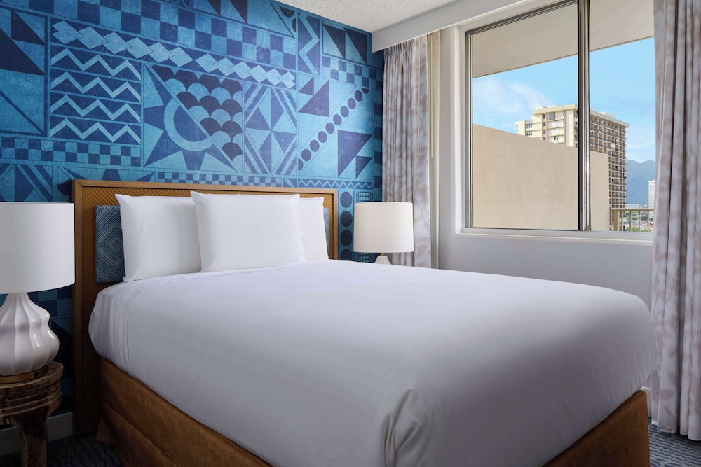 OUTRIGGER Waikiki Paradise Hotel — Hotel rooms in Honolulu, Hawaii