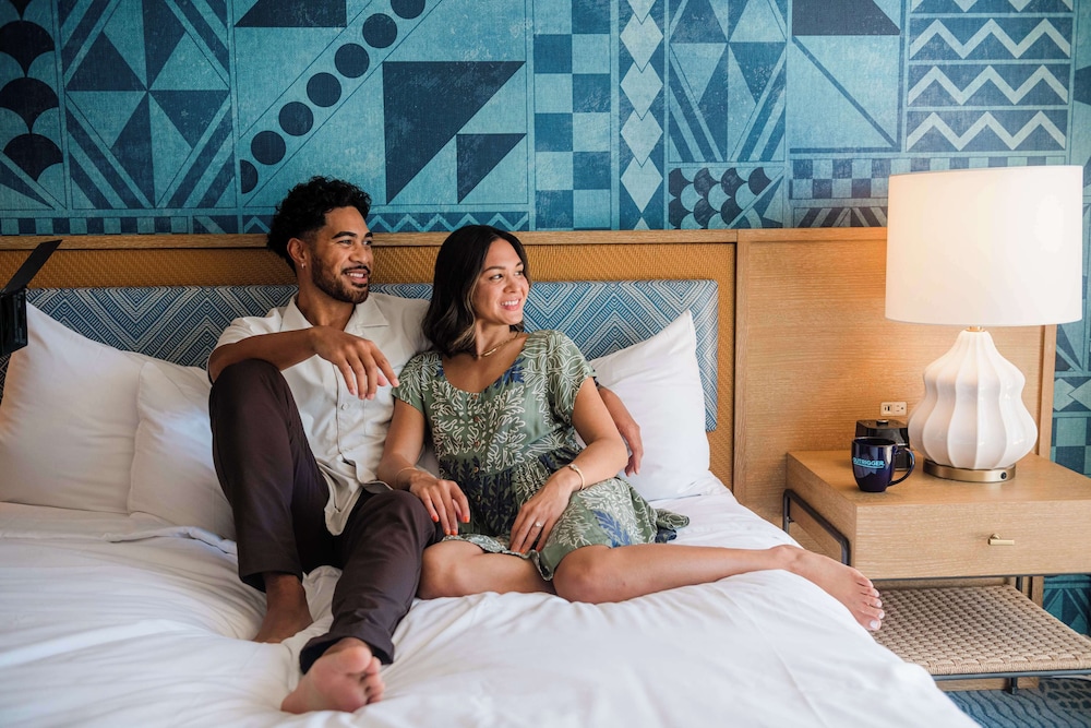 OUTRIGGER Waikiki Paradise Hotel — Hotel rooms in Honolulu, Hawaii