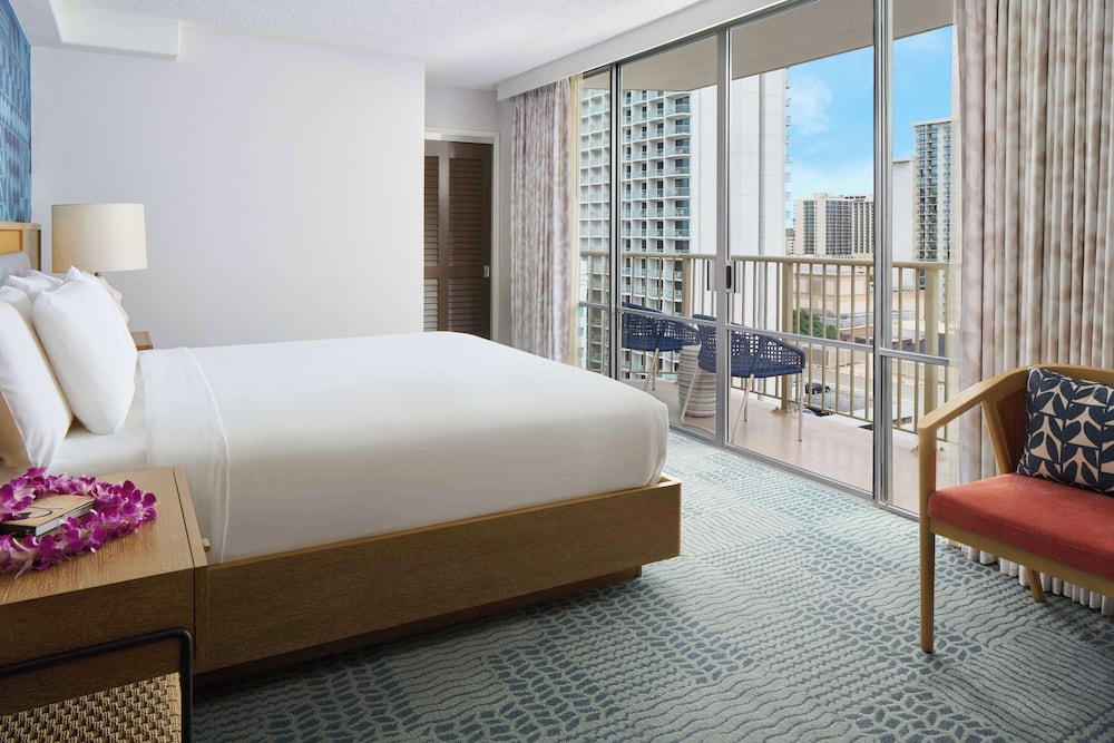 OUTRIGGER Waikiki Paradise Hotel — Hotel rooms in Honolulu, Hawaii