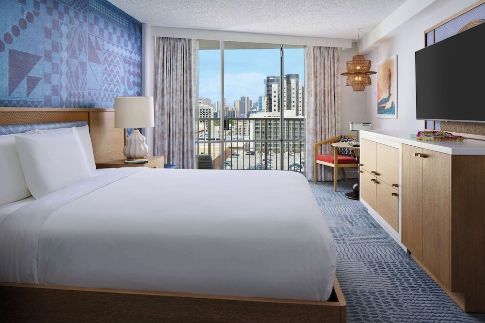 OUTRIGGER Waikiki Paradise Hotel — Hotel rooms in Honolulu, Hawaii