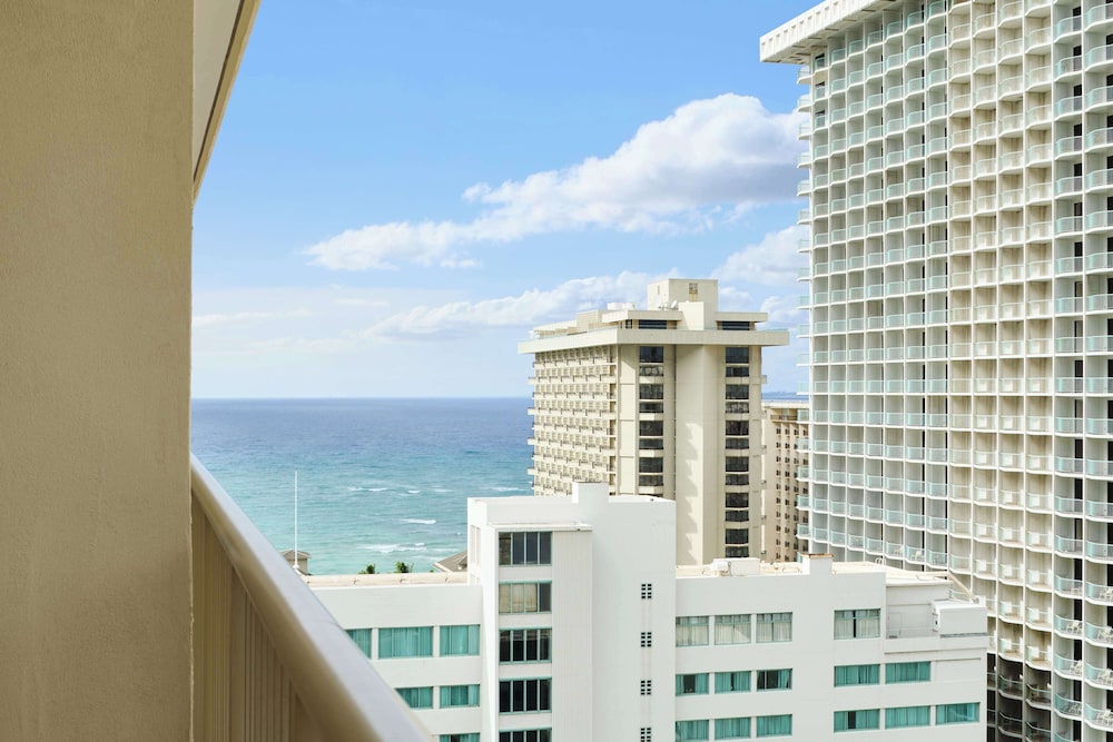 OUTRIGGER Waikiki Paradise Hotel — Hotel building in Honolulu, Hawaii