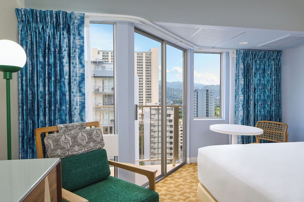 Waikiki Malia — Hotel rooms in Honolulu, Hawaii