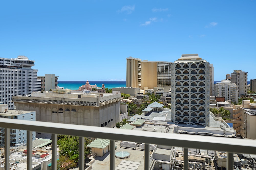 Waikiki Malia — Attractions in the area in Honolulu, Hawaii