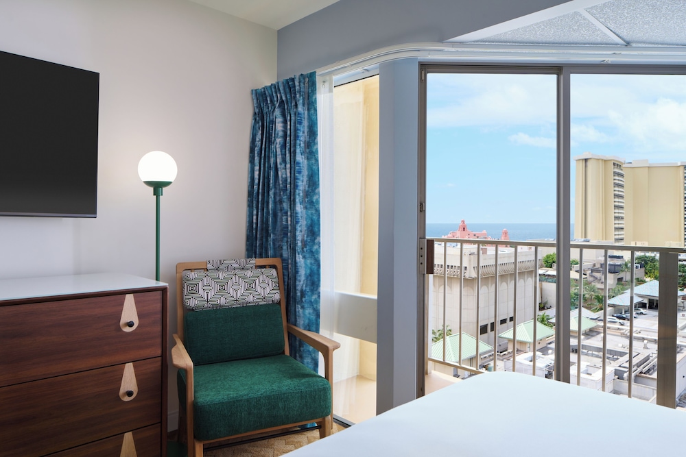 Waikiki Malia — Hotel rooms in Honolulu, Hawaii