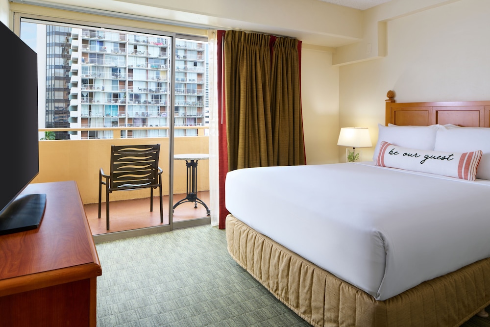 Waikiki Malia — Hotel rooms in Honolulu, Hawaii
