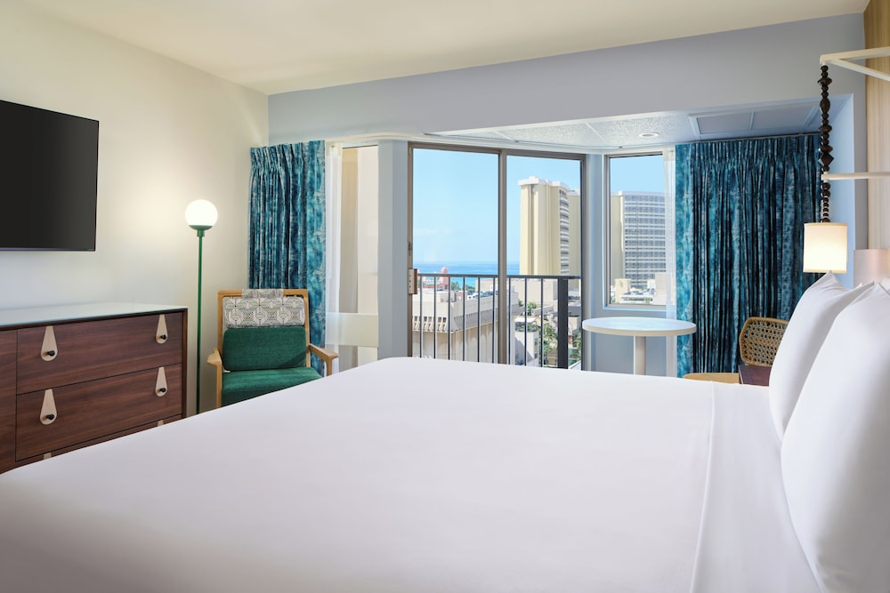 Waikiki Malia — Hotel rooms in Honolulu, Hawaii