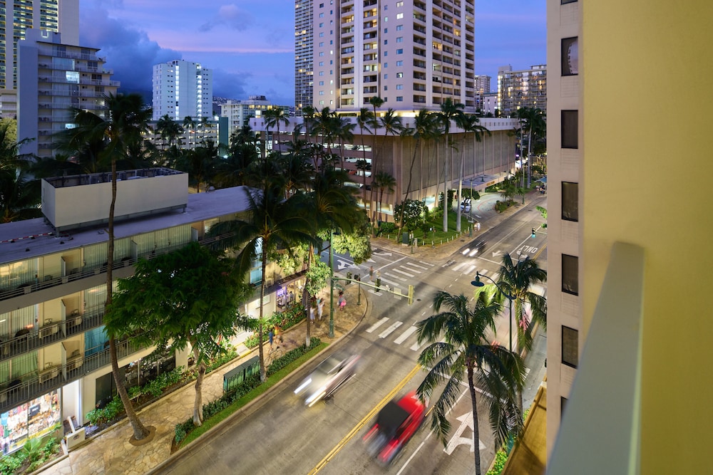 Waikiki Malia — Attractions in the area in Honolulu, Hawaii