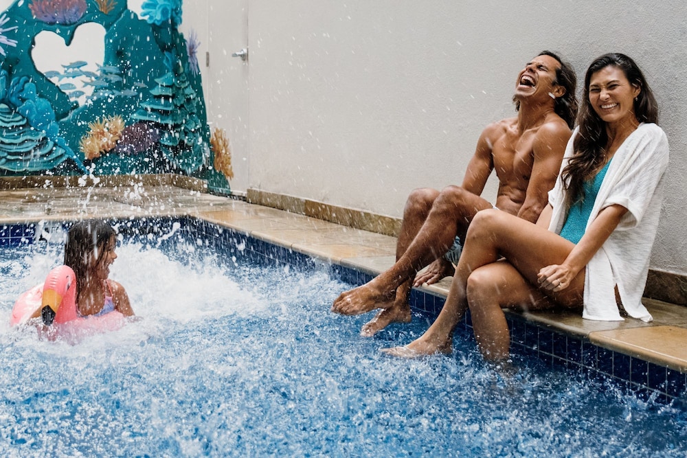 Waikiki Malia — Swimming pool in Honolulu, Hawaii